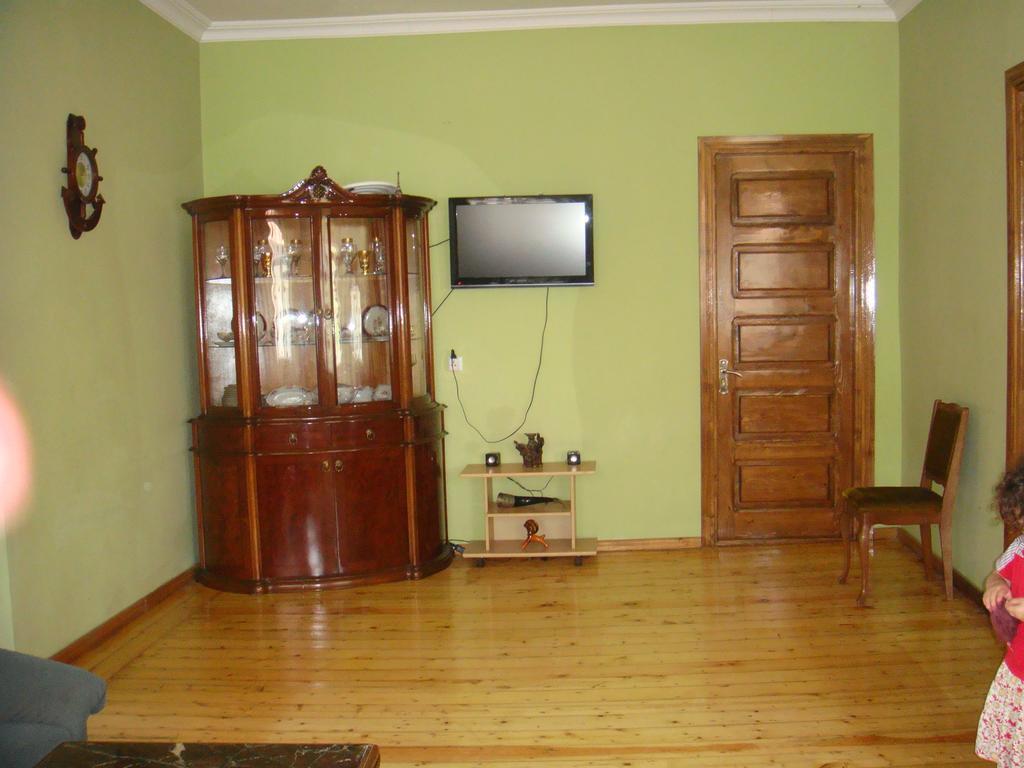 Guest House Quiet Home Batumi Esterno foto