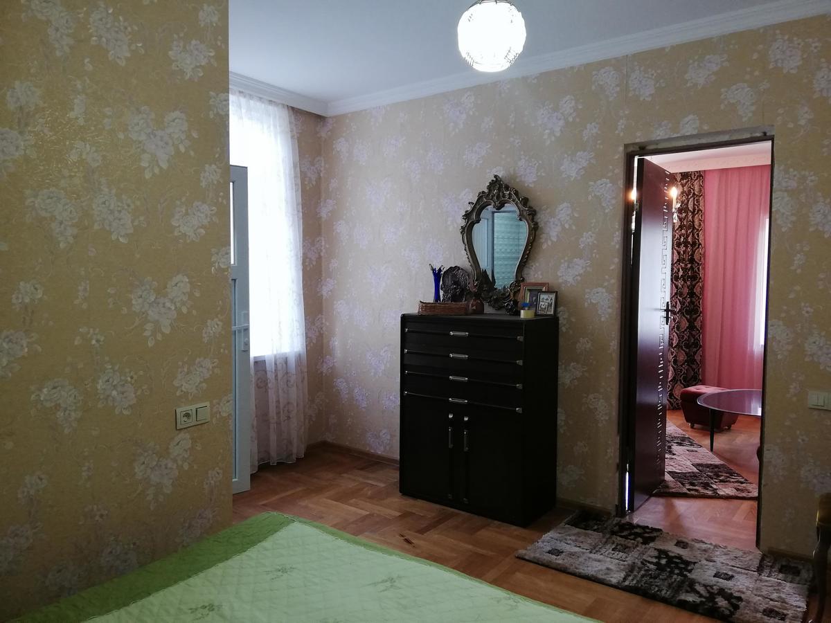 Guest House Quiet Home Batumi Esterno foto