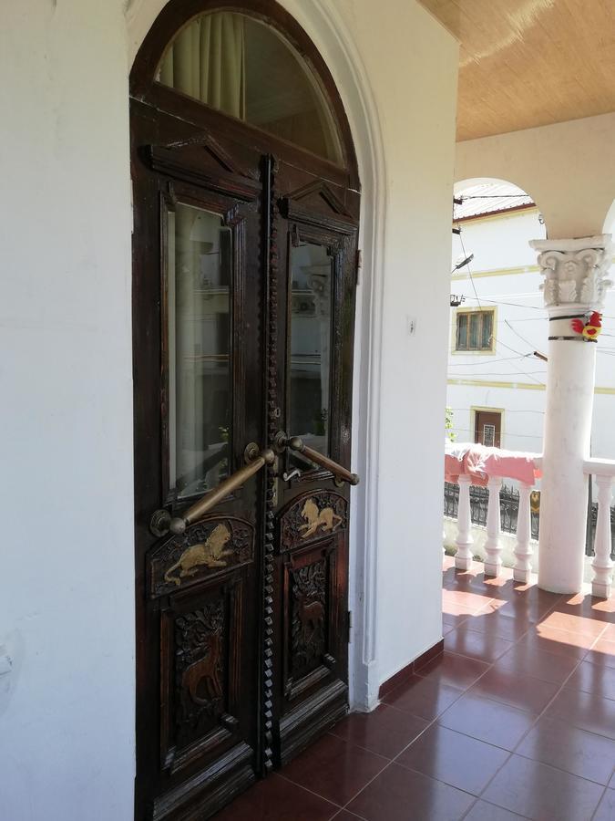 Guest House Quiet Home Batumi Esterno foto