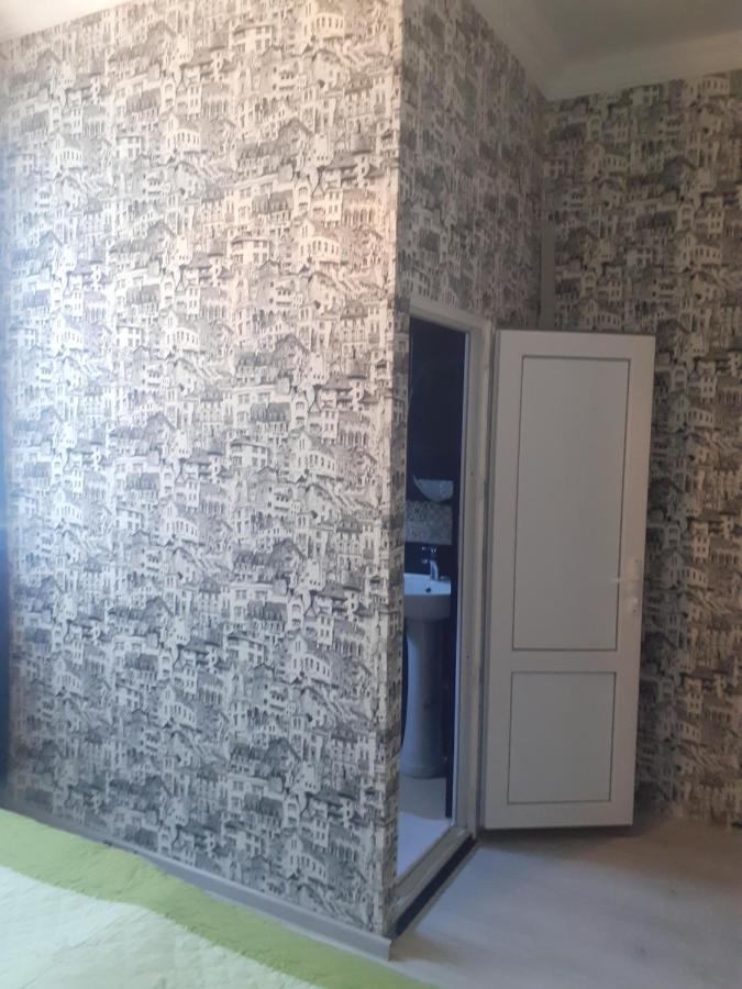 Guest House Quiet Home Batumi Esterno foto